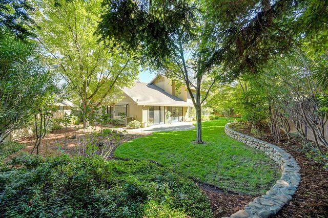 11380 Huntington Village Ln, Gold River, CA 95670