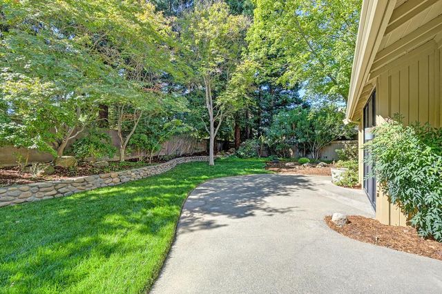 11380 Huntington Village Ln, Gold River, CA 95670
