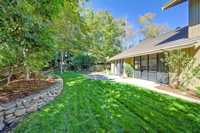 11380 Huntington Village Ln, Gold River, CA 95670