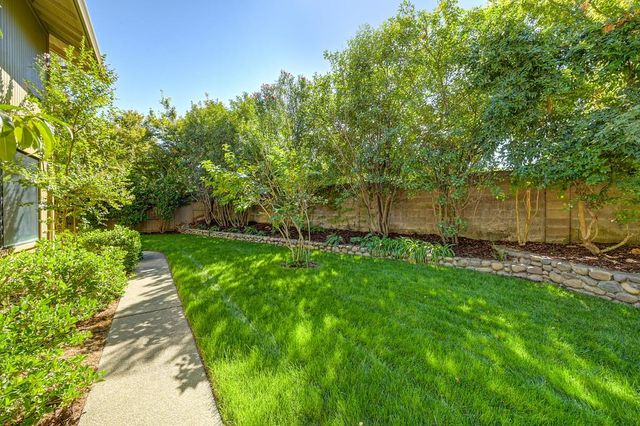 11380 Huntington Village Ln, Gold River, CA 95670