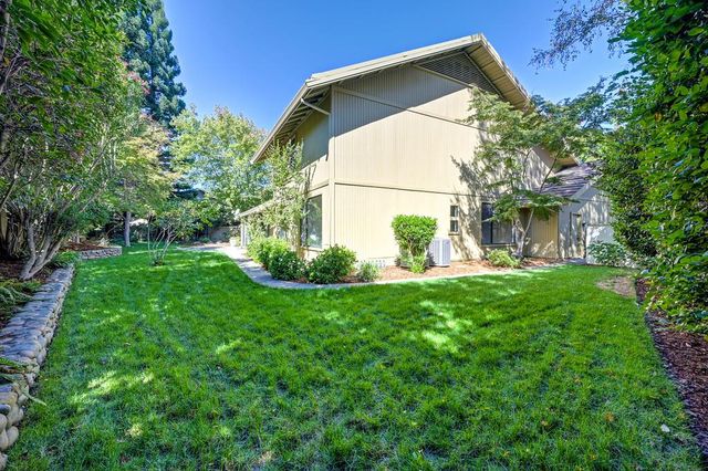 11380 Huntington Village Ln, Gold River, CA 95670