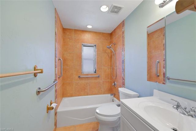 2530 10th ST N, Naples, FL 34103