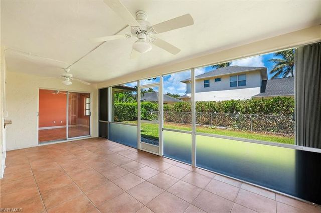 2530 10th ST N, Naples, FL 34103