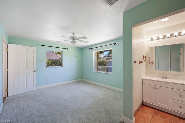2530 10th ST N, Naples, FL 34103