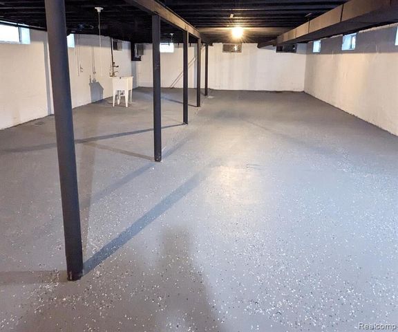 17553 Roselawn Street, Detroit, MI 48221