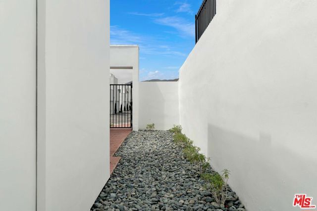 29221 Heathercliff Road 4, Malibu, CA 90265