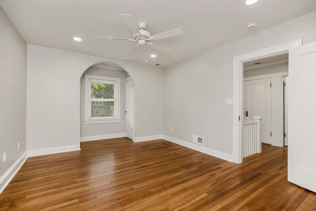 809 W Gregory Boulevard, Kansas City, MO 64114