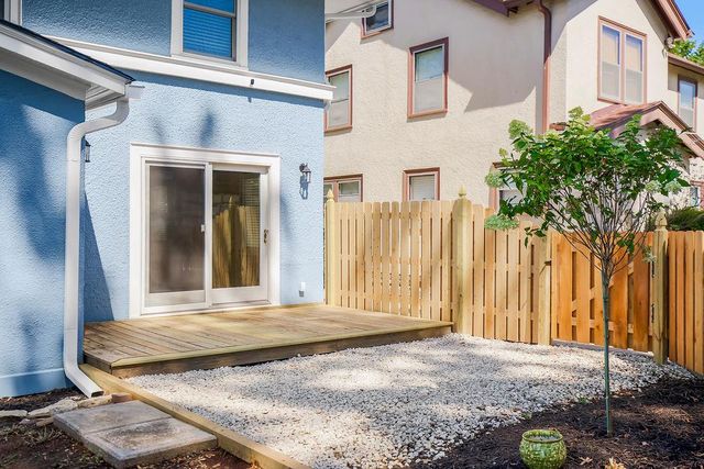809 W Gregory Boulevard, Kansas City, MO 64114