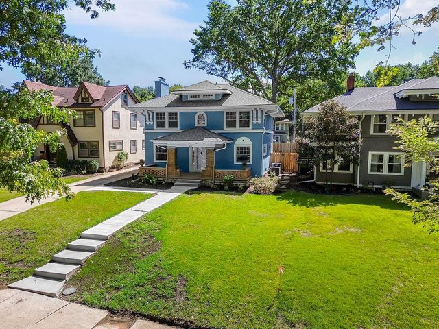 809 W Gregory Boulevard, Kansas City, MO 64114