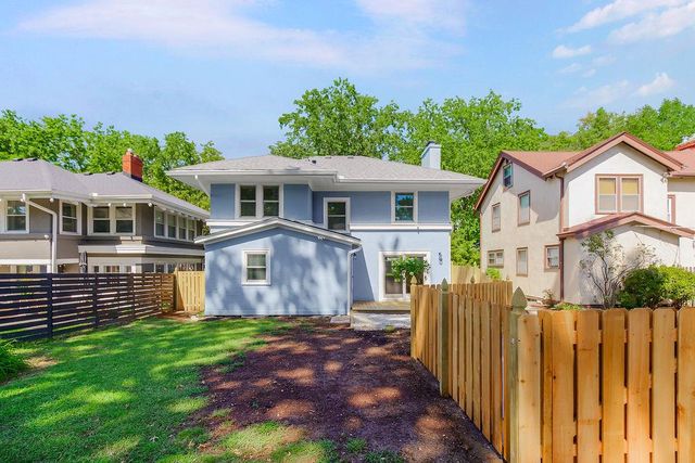 809 W Gregory Boulevard, Kansas City, MO 64114