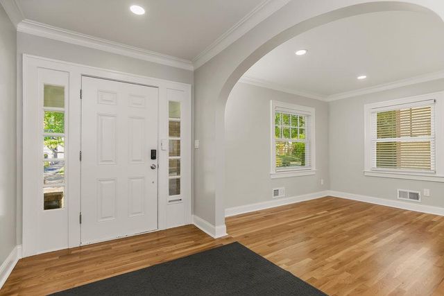 809 W Gregory Boulevard, Kansas City, MO 64114