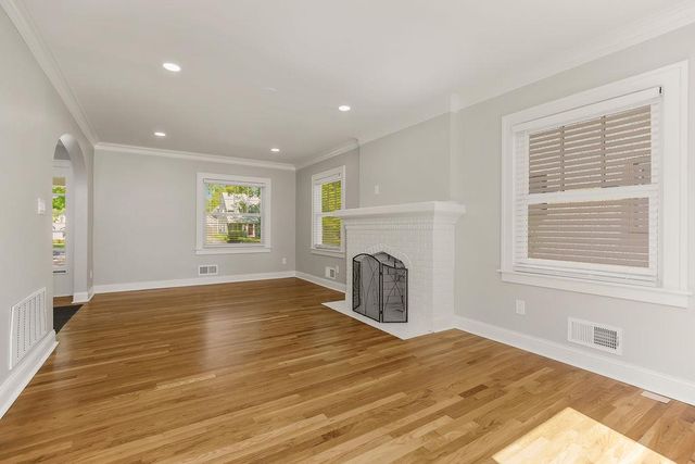 809 W Gregory Boulevard, Kansas City, MO 64114