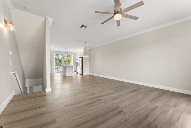 643 CASA LOMA Boulevard, Boynton Beach, FL 33435