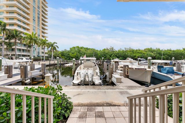 643 CASA LOMA Boulevard, Boynton Beach, FL 33435