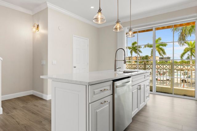 643 CASA LOMA Boulevard, Boynton Beach, FL 33435