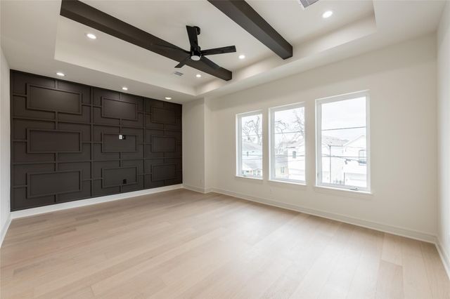 1122 E 27th St A, Houston, TX 77009