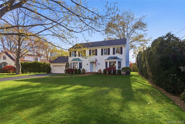 9 Sunset Lane, Garden City, NY 11530