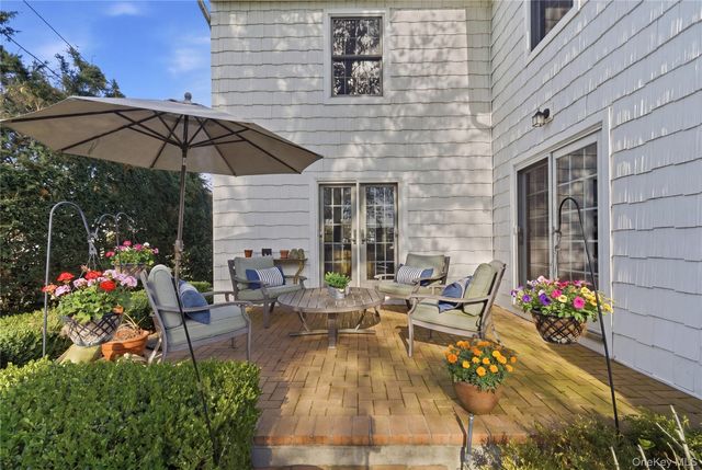 9 Sunset Lane, Garden City, NY 11530