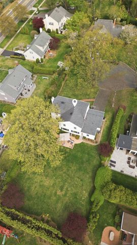 9 Sunset Lane, Garden City, NY 11530