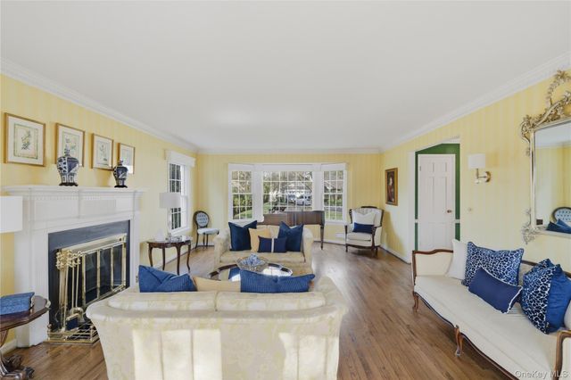 9 Sunset Lane, Garden City, NY 11530