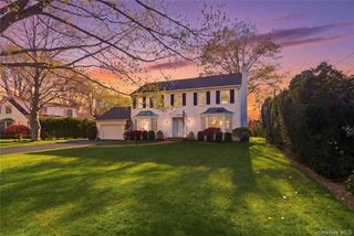 9 Sunset Lane, Garden City, NY 11530