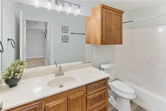 7925 ROCK CREST Dr, Corpus Christi, TX 78414