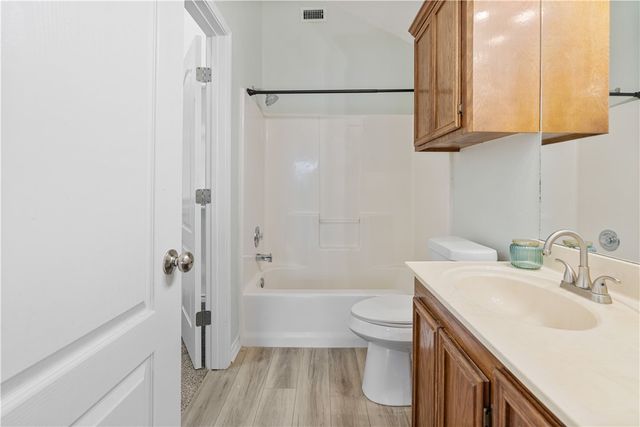7925 ROCK CREST Dr, Corpus Christi, TX 78414