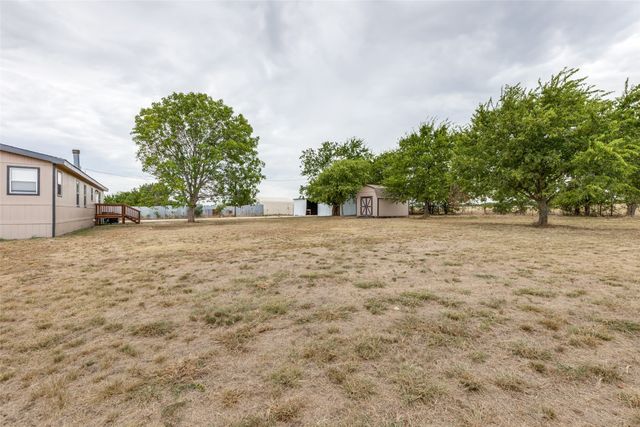288 Strawberry Lane, Rhome, TX 76078