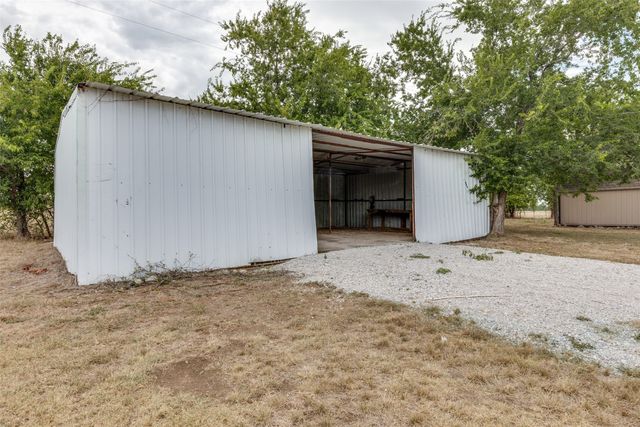 288 Strawberry Lane, Rhome, TX 76078