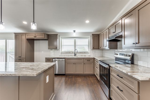 288 Strawberry Lane, Rhome, TX 76078