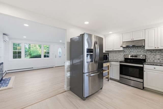 4 Lawrence Rd, Wayland, MA 01778