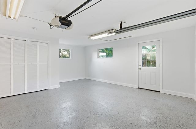 4 Lawrence Rd, Wayland, MA 01778