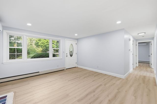 4 Lawrence Rd, Wayland, MA 01778
