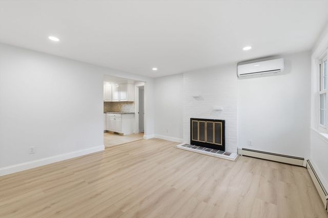 4 Lawrence Rd, Wayland, MA 01778