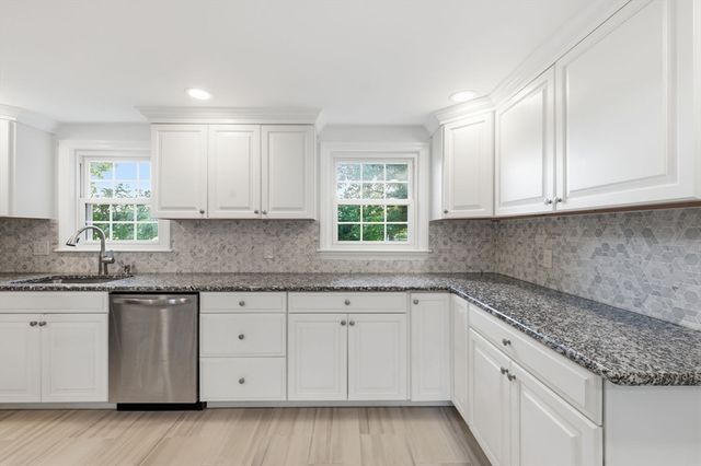4 Lawrence Rd, Wayland, MA 01778