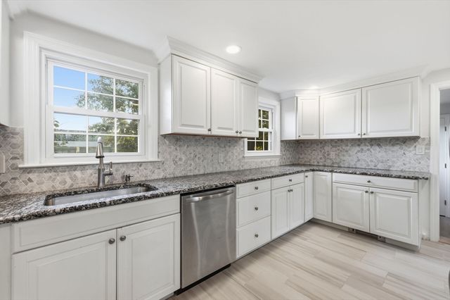 4 Lawrence Rd, Wayland, MA 01778