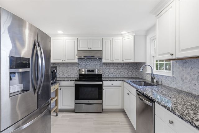 4 Lawrence Rd, Wayland, MA 01778