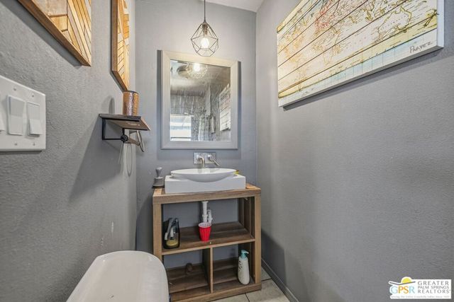 343 W Avenida Cerca, Palm Springs, CA 92262