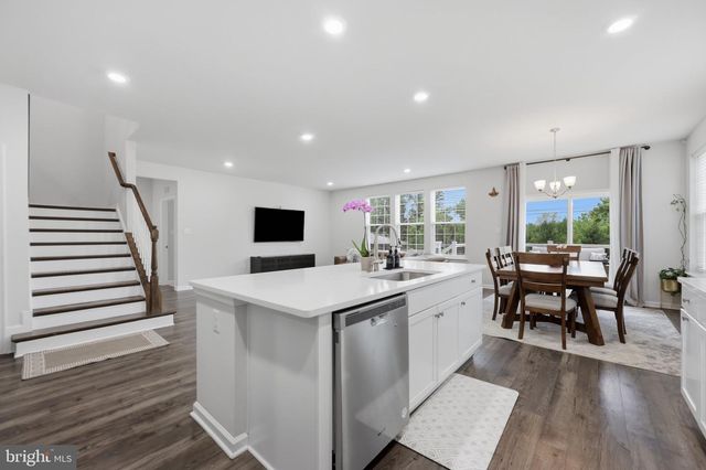 11 WESTMONT DR, Medford, NJ 08055