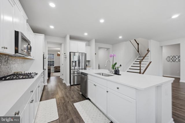 11 WESTMONT DR, Medford, NJ 08055