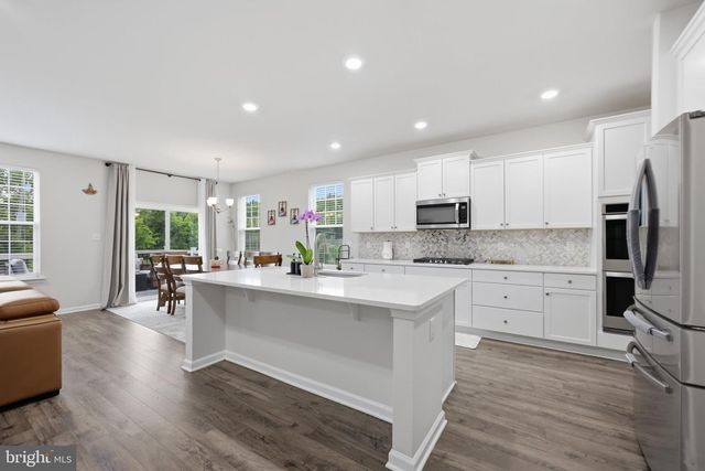 11 WESTMONT DR, Medford, NJ 08055