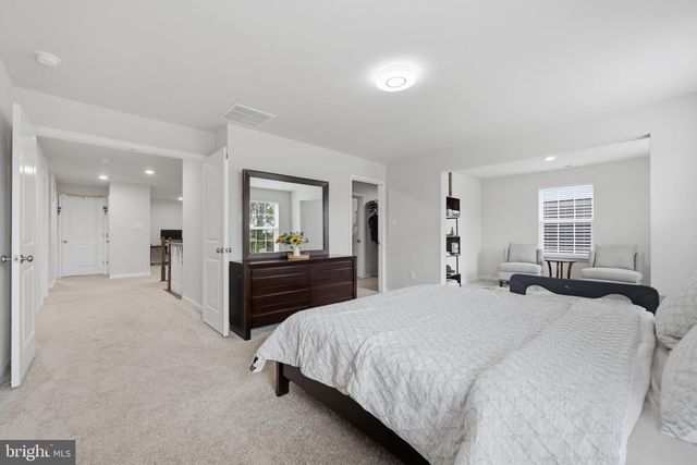 11 WESTMONT DR, Medford, NJ 08055