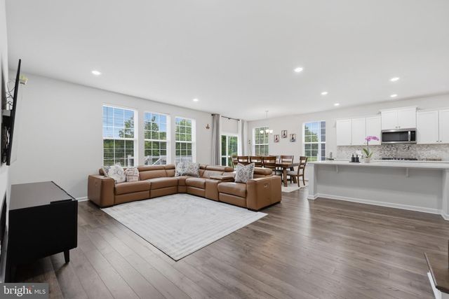 11 WESTMONT DR, Medford, NJ 08055