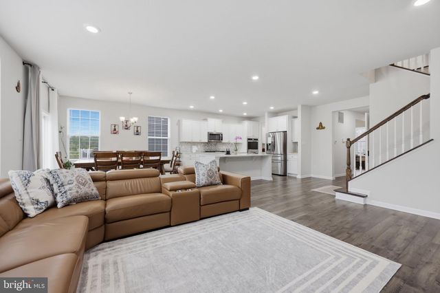 11 WESTMONT DR, Medford, NJ 08055