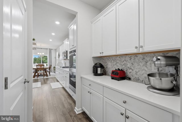 11 WESTMONT DR, Medford, NJ 08055