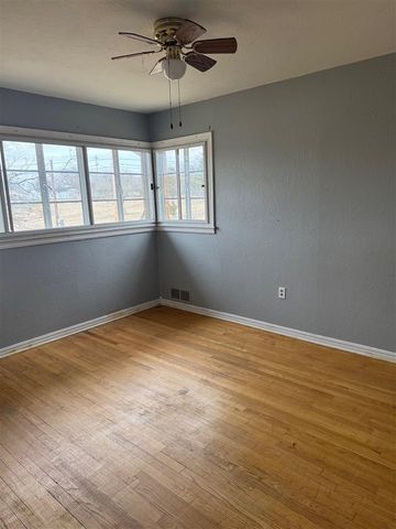 2221 NW Baltimore Cir, Lawton, OK 73505