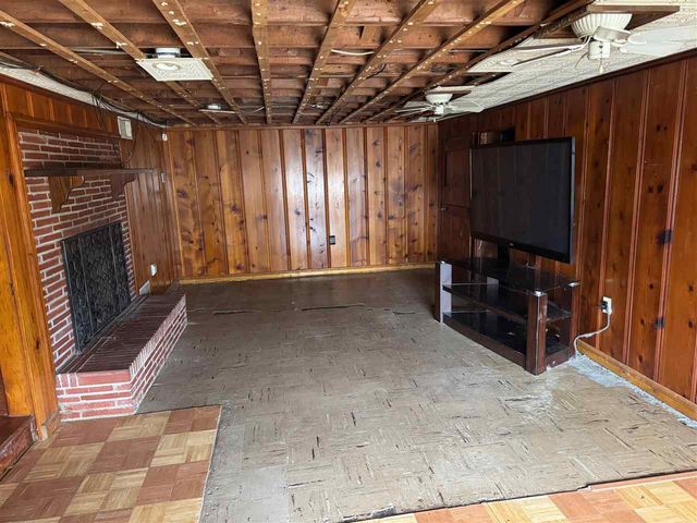 2221 NW Baltimore Cir, Lawton, OK 73505