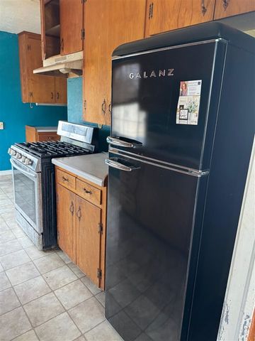 2221 NW Baltimore Cir, Lawton, OK 73505