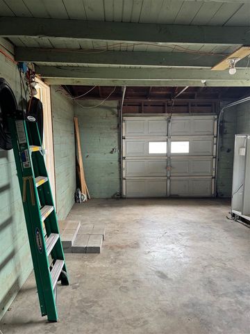 2221 NW Baltimore Cir, Lawton, OK 73505