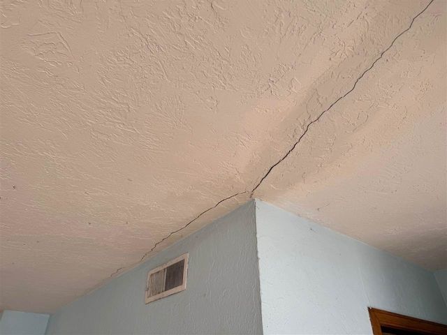 2221 NW Baltimore Cir, Lawton, OK 73505